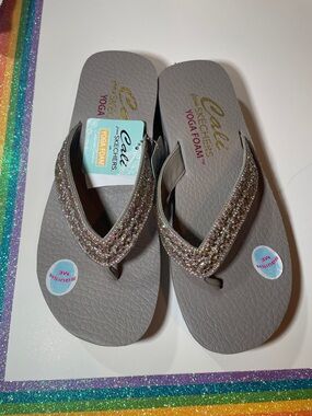 Skechers Gray Glitter Strap Yoga Foam Flip Sandals
